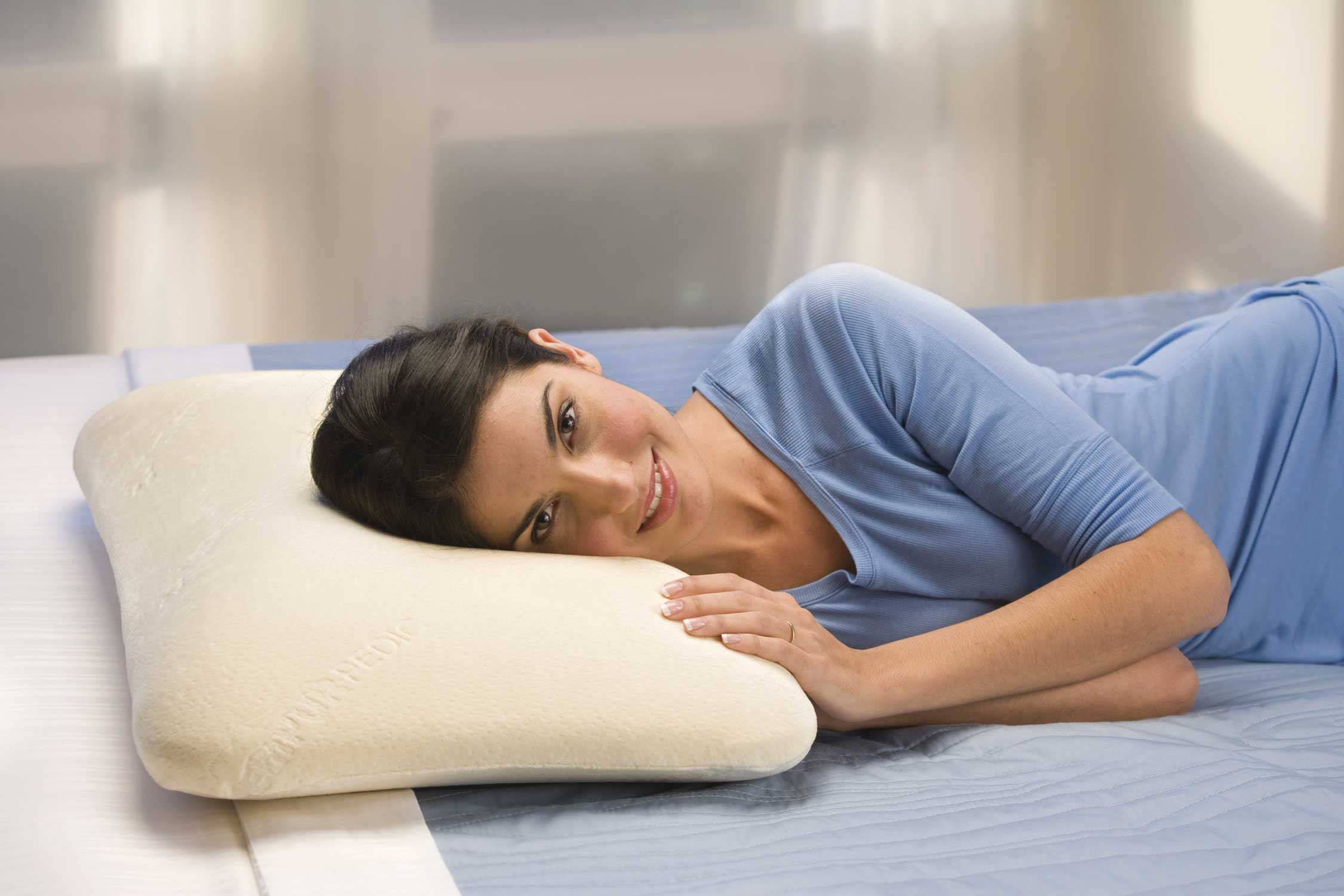 Лучшие подушки для сна при шейном остеохондрозе. Подушка сон. Ортопедическая подушка. Ортопедическая подушка для сна. Подушка здоровый сон.