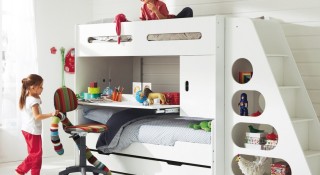 Двухъярусная кровать — экономия для взрослых и развлечение для детей